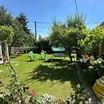 Large Apartment With Beautiful Garden 5 Minutes Away From Airport At Karla Mijica 31